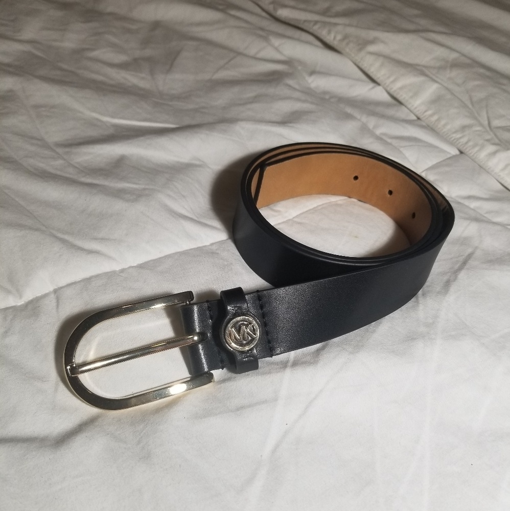 Black leather Michael Kors belt
